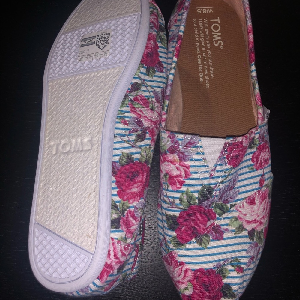 Tons floral shoes size 6.5